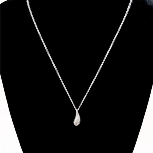 Tiffany & Co. 925 Silver Teardrop Necklace - 💯% Authentic & Excellent Condition - Picture 7 of 7